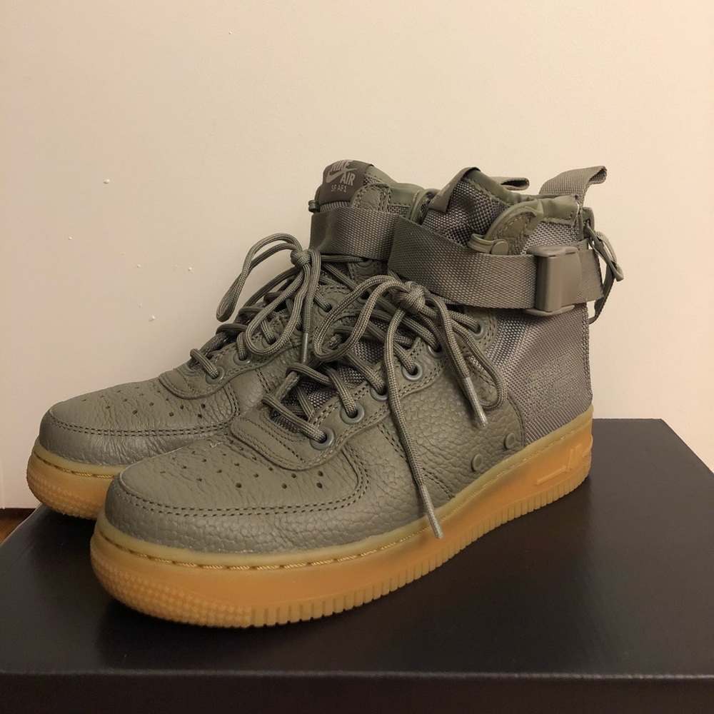 Women’s Nike SF Air Force 1 Mid